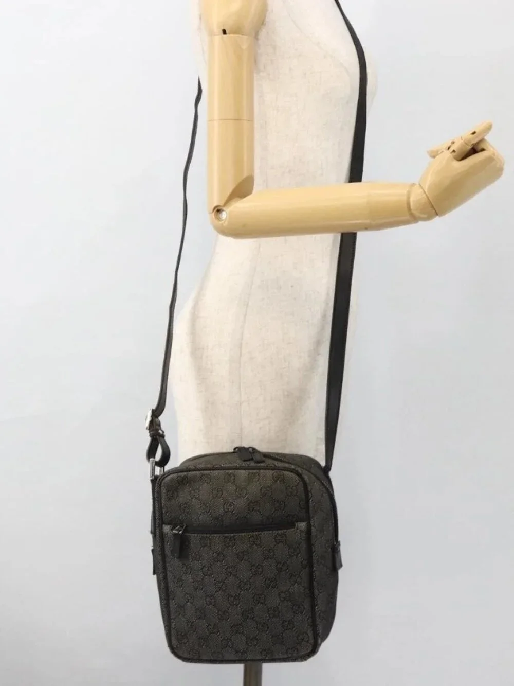 GUCCI GG Canvas Shoulder Bag Black Silver 03136 Auth 175385